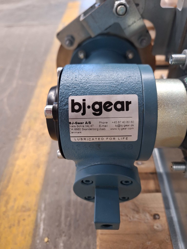 Cyclofan Airlock Gearbox